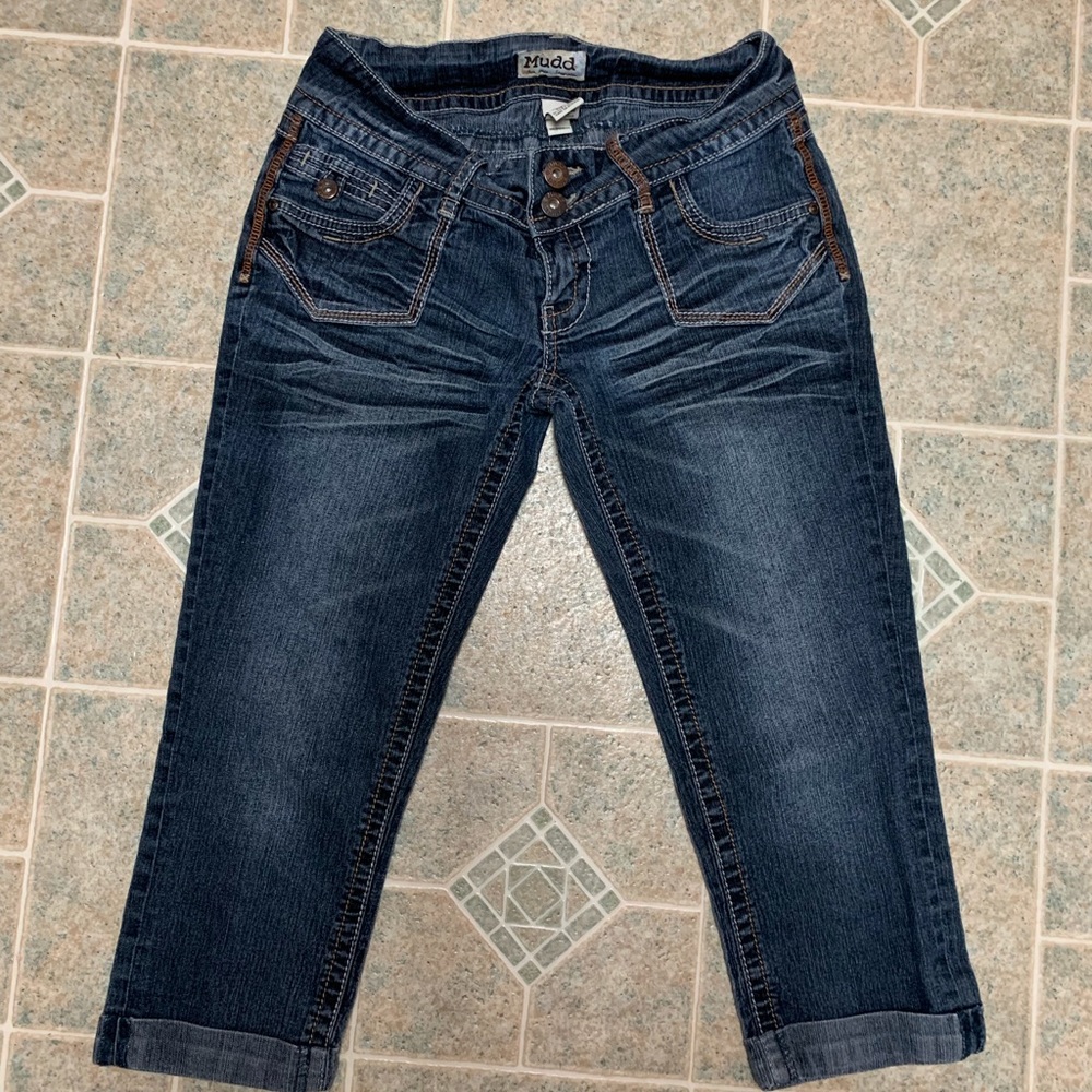 Size 5. Denim capri pants